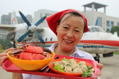 南航食堂大媽曬美食為學(xué)校出“怪招”爭奪生源 南航食堂大媽曬美食為學(xué)校出“怪招”爭奪生源